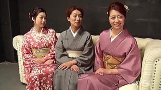 lesbian japanese milf seduce