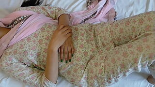 Sleeping mom ki chut